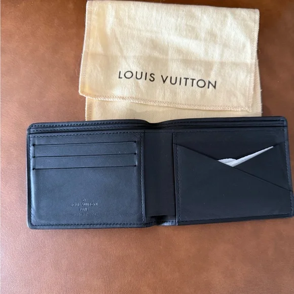 Louis Vuitton Black Checkered Wallet in great shape with dust bag - Picture 2 of 3